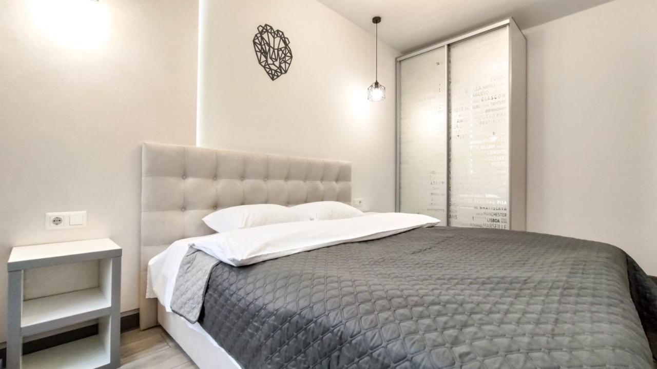 Petrovdom 52,67,205,213 In Smart Apartments In New York Concept House Kiev Dış mekan fotoğraf