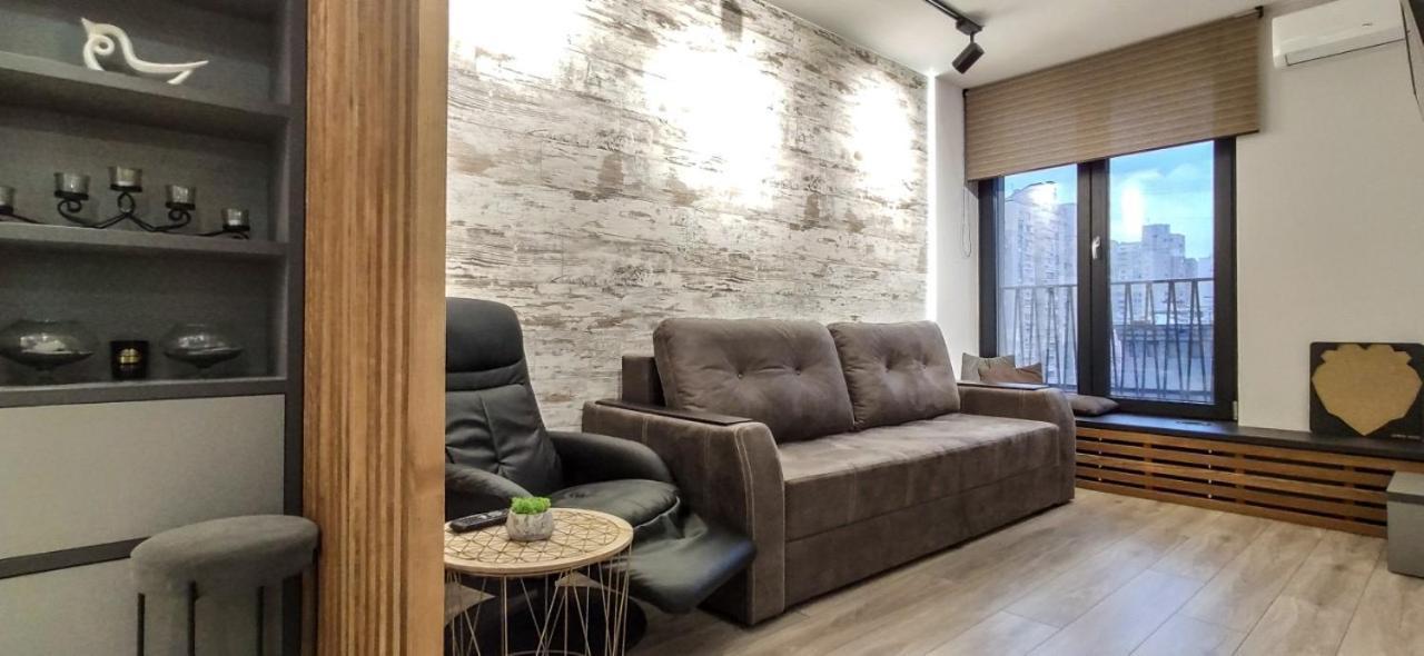 Petrovdom 52,67,205,213 In Smart Apartments In New York Concept House Kiev Dış mekan fotoğraf